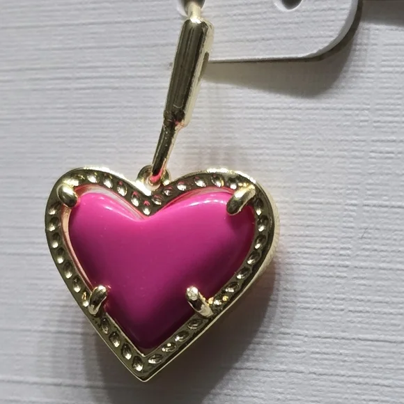 Kendra Scott Ari Pink Heart Necklace & Earrings Set - Picture 3 of 5